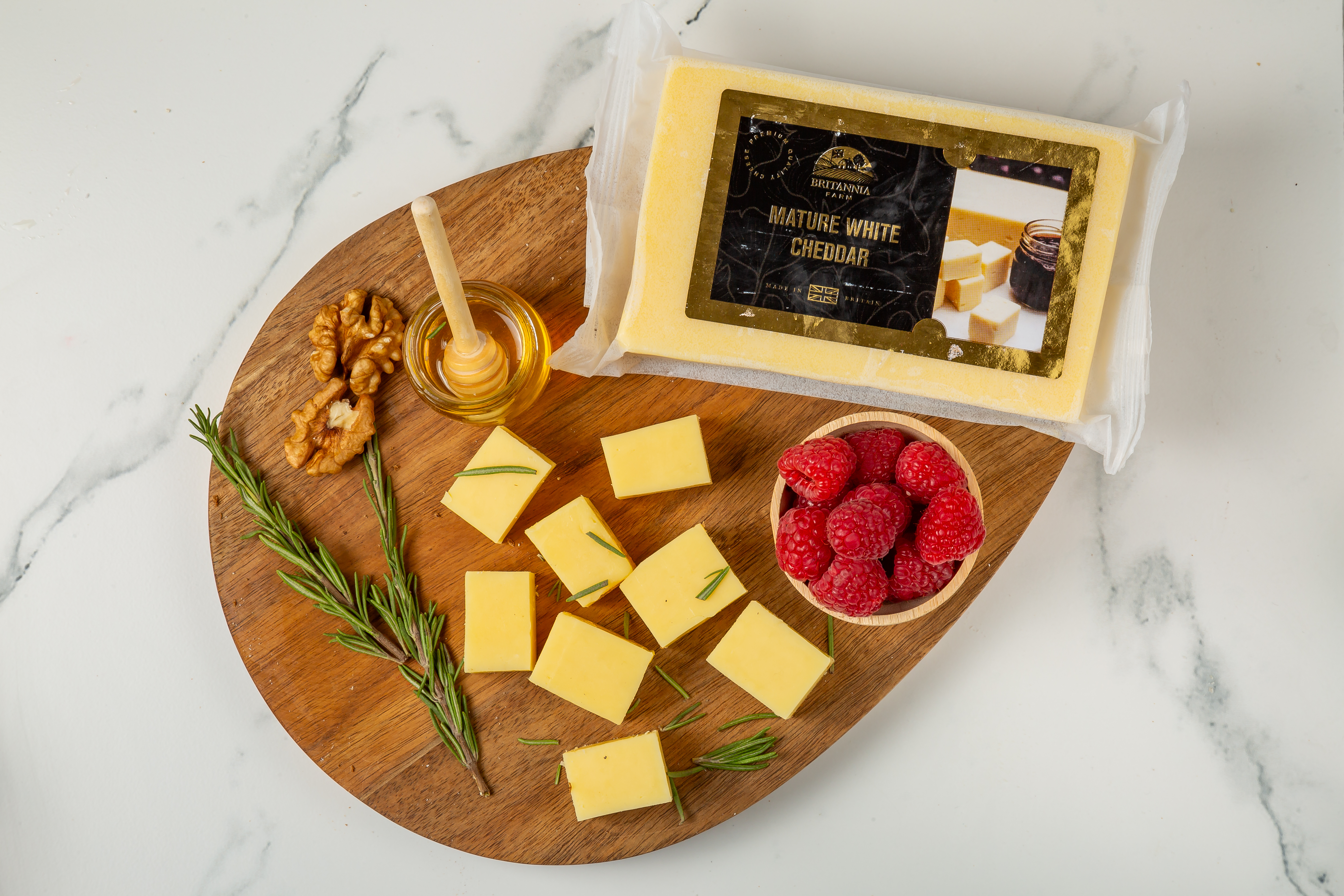 Mature white cheddar cheese block – bold and rich British cheddar