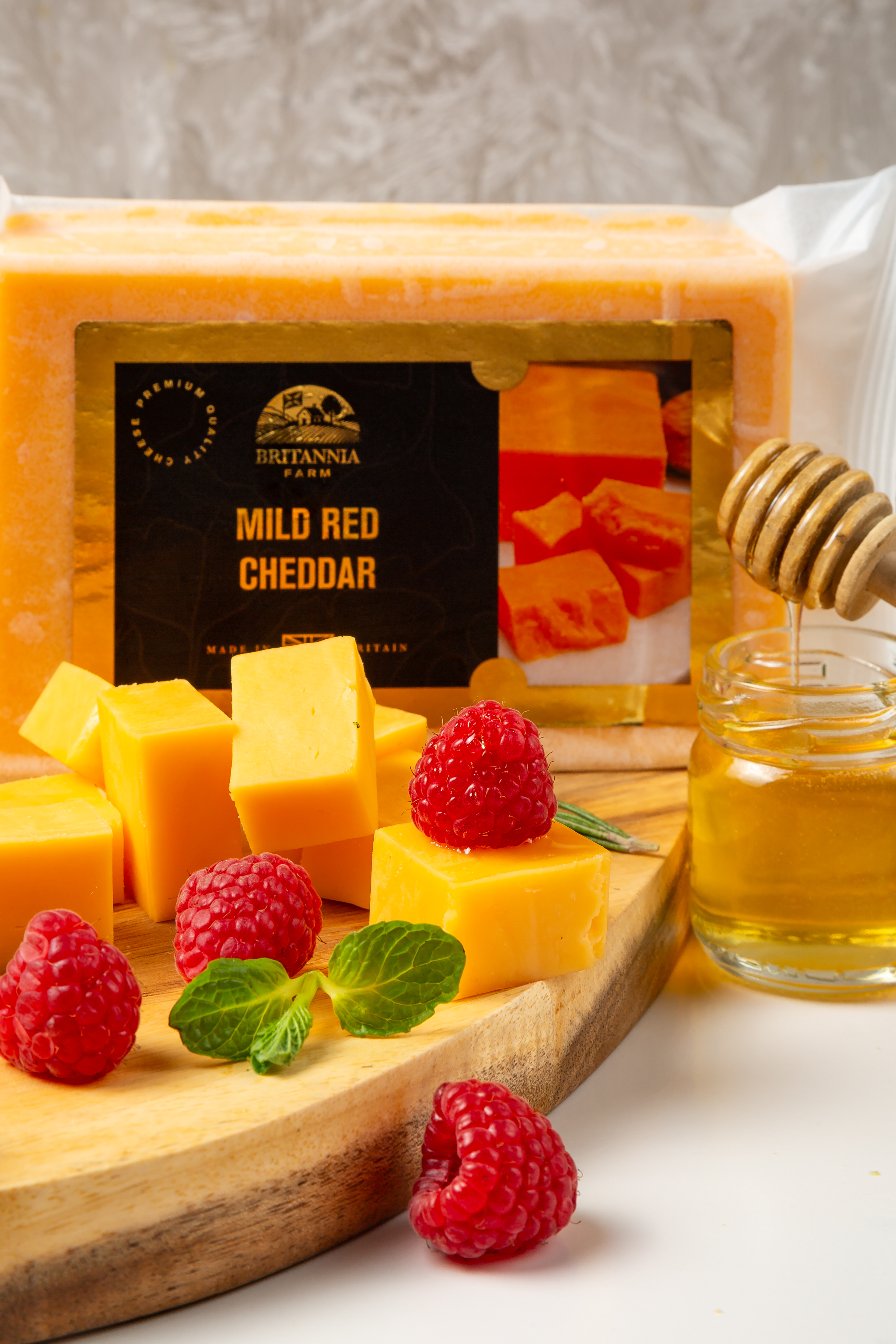 Mild red cheddar cheese block – smooth and creamy British cheese