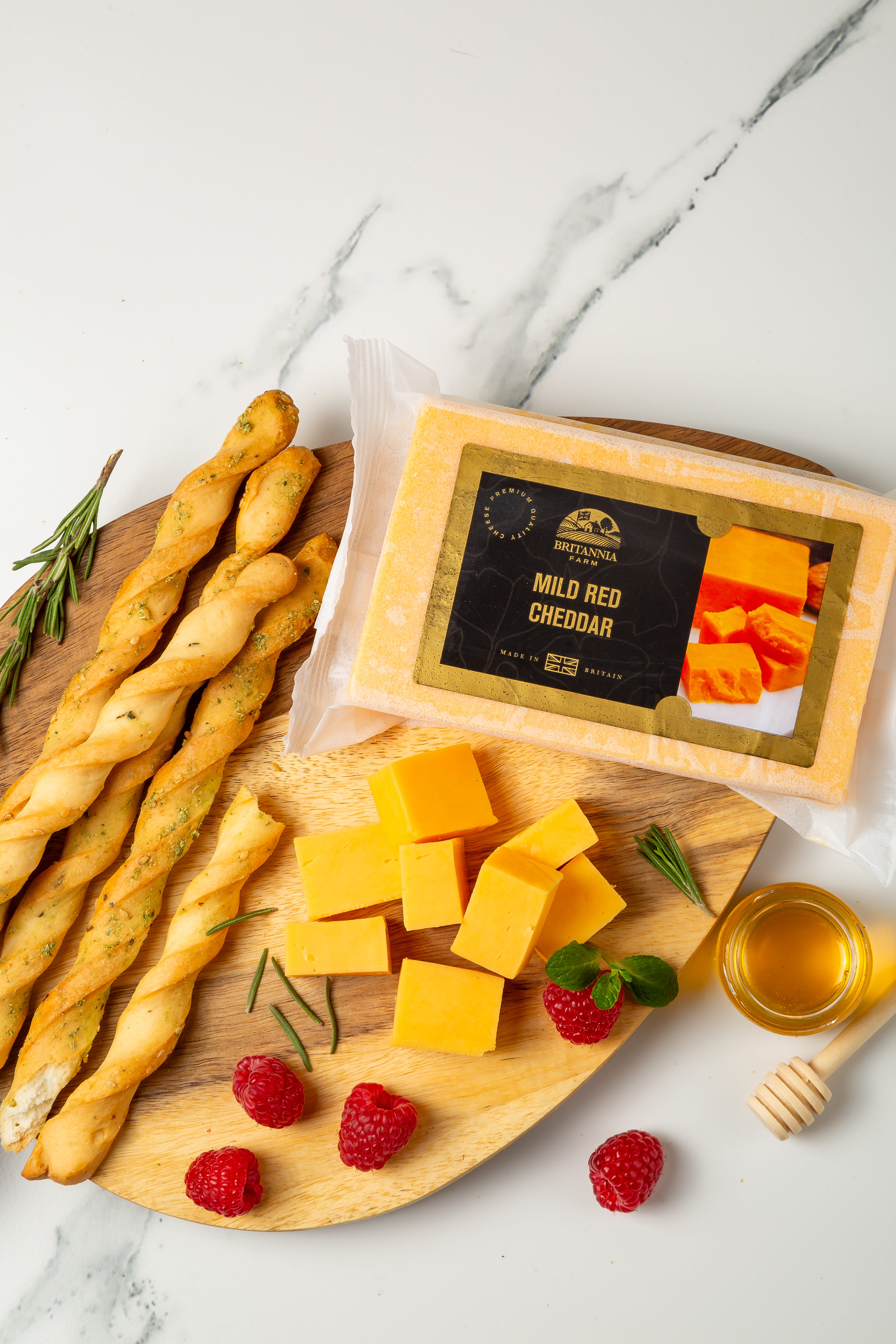 Mild red cheddar cheese block – smooth and creamy British cheese