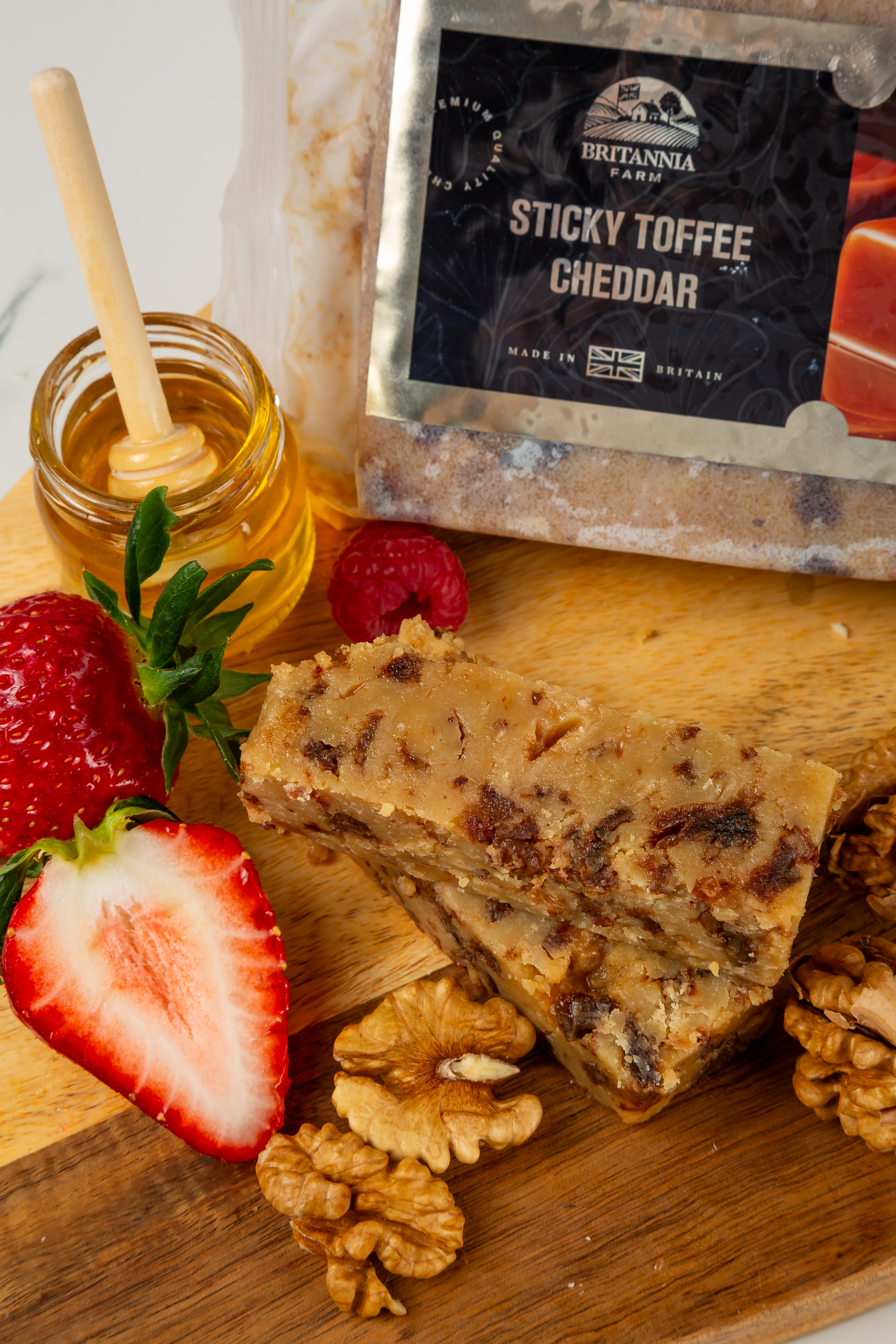 Sticky Toffee Cheddar cheese with caramel tones – dessert-style British cheddar
