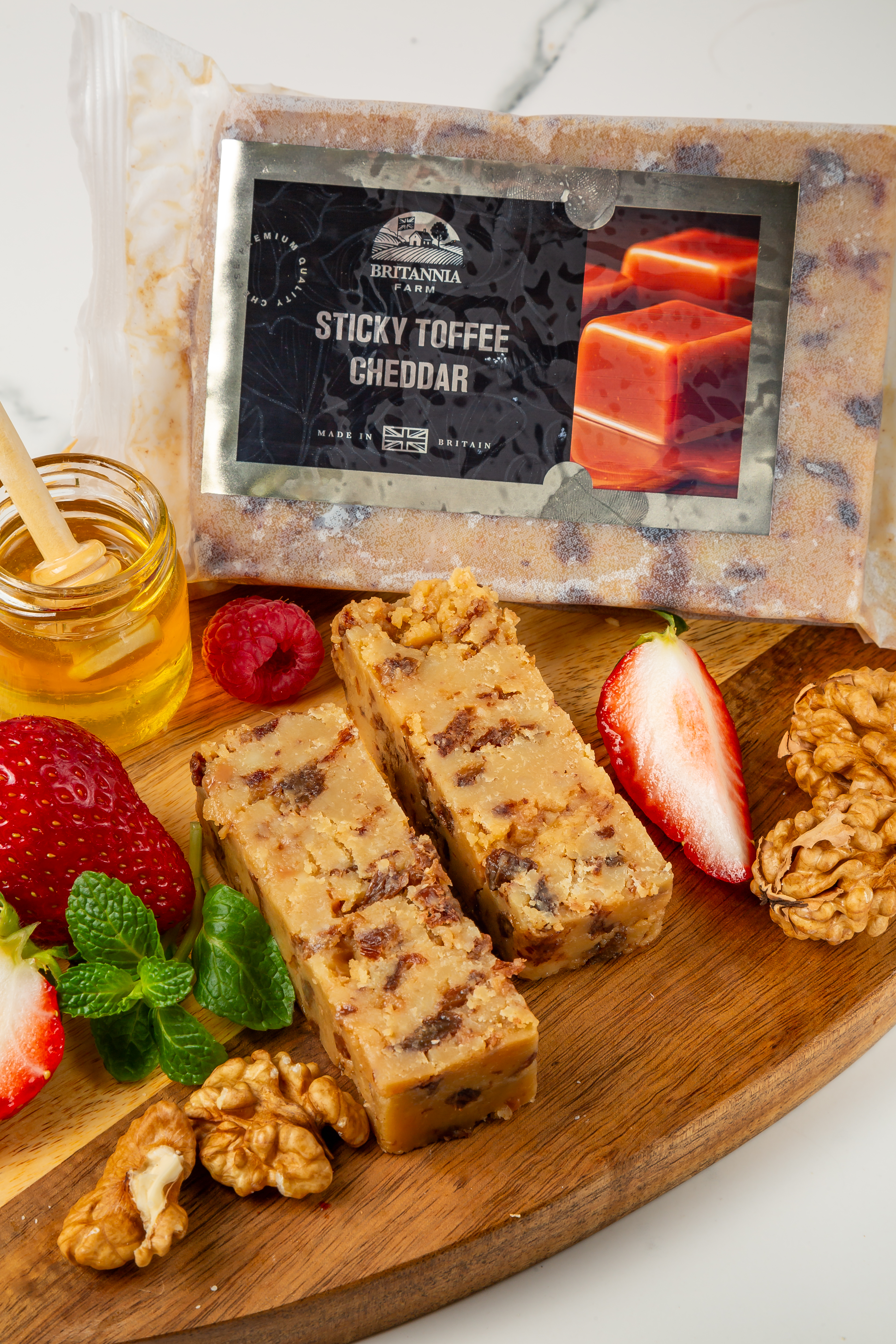 Sticky Toffee Cheddar cheese with caramel tones – dessert-style British cheddar