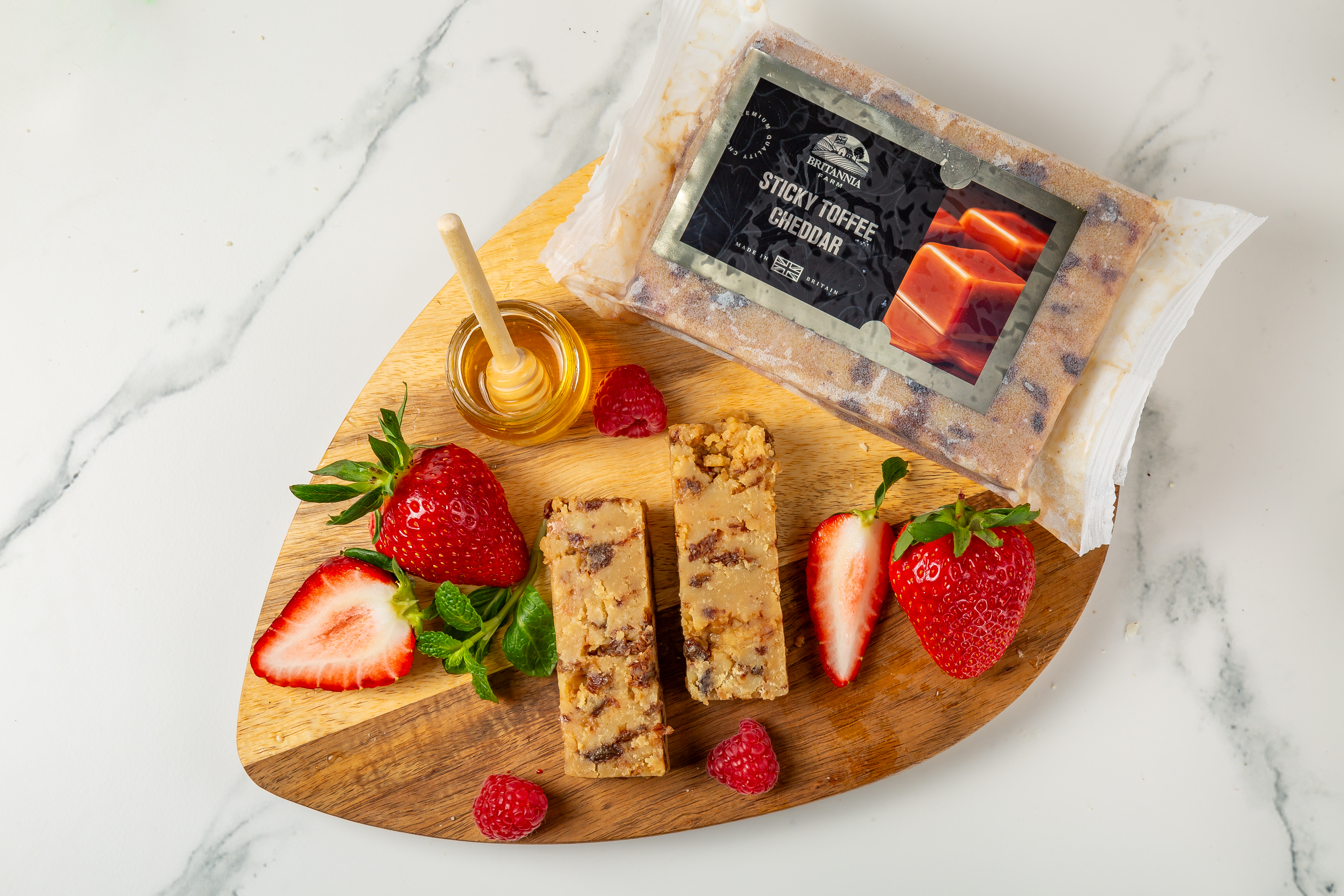 Sticky Toffee Cheddar cheese with caramel tones – dessert-style British cheddar